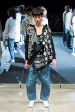 モトヒロ タンジ 2017-18年秋冬コレクション - ニットの世界で表現する、水面が捉えた自然｜写真1