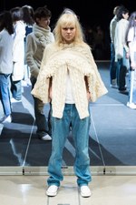 モトヒロ タンジ 2017-18年秋冬コレクション - ニットの世界で表現する、水面が捉えた自然｜写真2