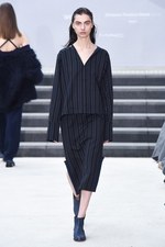 ハウスコミューン 2017-18秋冬コレクション、“新時代エレガンス” 女性が内に秘める強さ｜写真4