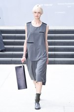 ハウスコミューン 2017-18秋冬コレクション、“新時代エレガンス” 女性が内に秘める強さ｜写真9