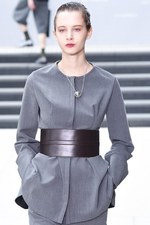 ハウスコミューン 2017-18秋冬コレクション、“新時代エレガンス” 女性が内に秘める強さ｜写真11