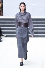 ハウスコミューン 2017-18秋冬コレクション、“新時代エレガンス” 女性が内に秘める強さ｜写真12