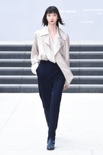 ハウスコミューン 2017-18秋冬コレクション、“新時代エレガンス” 女性が内に秘める強さ｜写真19