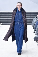 ハウスコミューン 2017-18秋冬コレクション、“新時代エレガンス” 女性が内に秘める強さ｜写真23