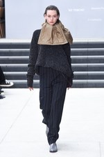 ハウスコミューン 2017-18秋冬コレクション、“新時代エレガンス” 女性が内に秘める強さ｜写真24