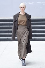 ハウスコミューン 2017-18秋冬コレクション、“新時代エレガンス” 女性が内に秘める強さ｜写真29