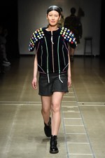 ハハ 2017-18年秋冬コレクション - 混沌としたネオントーキョーを巡り自分だけの服を手に入れる｜写真29