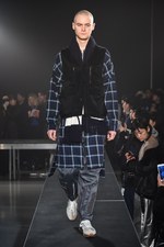 ネーム 2017-18年秋冬コレクション - 世界各国へ妄想旅行、若者文化をストリートスタイルで表現｜写真38