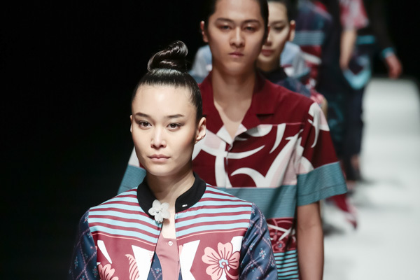 2017-18年秋冬東京コレクション｜インドネシア発「ラニ ハッタ」「バティーク」17年秋冬コレクション を東コレで発表