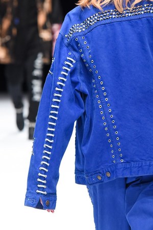 コートメール  2017-18年秋冬コレクション - NYの“路地裏”に見い出す美しさ｜写真5