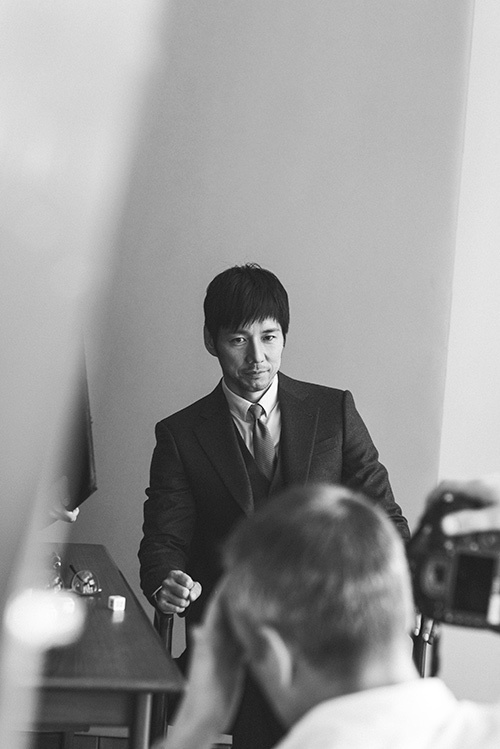 俳優・西島秀俊がジョルジオ アルマーニの顔に、新ビジュアルでスーツ姿を披露｜写真3