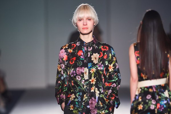 2017-18年秋冬東京コレクション｜サポートサーフェス 2017年秋冬コレクション - 布の向こう側に感じるボディの色気