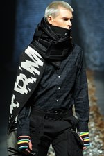 ディスカバード 17年秋冬コレクション - プライマル・スクリームの楽曲を元に、反ミリタリーを呈する｜写真2