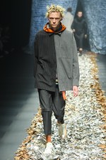 ディスカバード 17年秋冬コレクション - プライマル・スクリームの楽曲を元に、反ミリタリーを呈する｜写真23