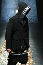 ディスカバード 17年秋冬コレクション - プライマル・スクリームの楽曲を元に、反ミリタリーを呈する｜写真26