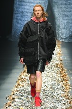 ディスカバード 17年秋冬コレクション - プライマル・スクリームの楽曲を元に、反ミリタリーを呈する｜写真39