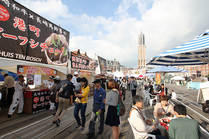 「九州ご当地グルメ王者決定戦」長崎ハウステンボスで - とり天や串焼きを九州地酒と味わう | 写真