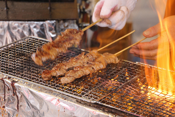 「九州ご当地グルメ王者決定戦」長崎ハウステンボスで - とり天や串焼きを九州地酒と味わう | 写真