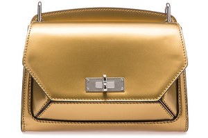 バリーからゴールドやシルバーのバッグ＆シューズ登場 - ソメ・B ターンもメタリックカラーに｜写真3