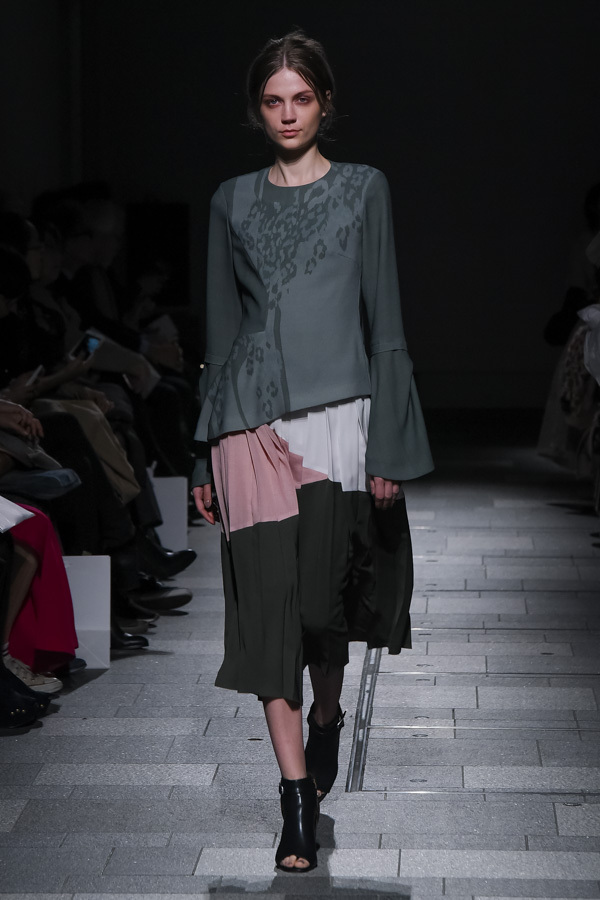 ハナエモリ マニュスクリ(Hanae Mori manuscrit) 2017-18年秋冬ウィメンズコレクション  - 写真3