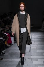 ハナエモリ マニュスクリ 2017年秋冬コレクション - 異なるものを共存させ、大地の自然を洋服に｜写真15