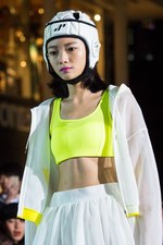 ディーベック 2017年春夏コレクション、原宿・キャットストリートに舞い降りた“新アウトドアウェア”｜写真7