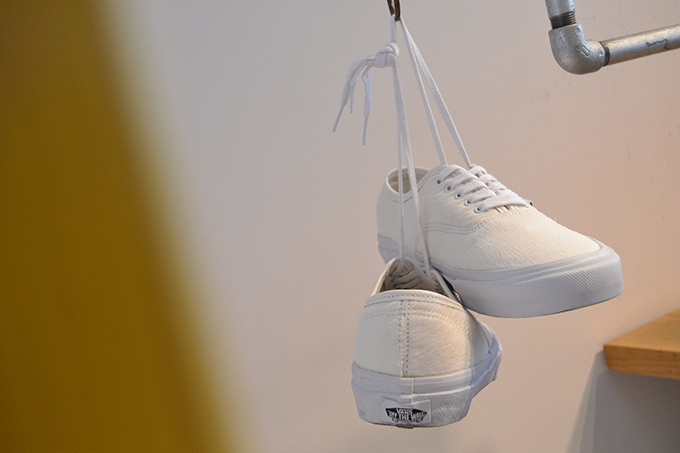 ユニバーサルワークス(Universal Works), ヴァンズ(Vans) オーセンティック｜写真1
