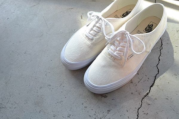 ユニバーサル プロダクツ×VANS - 名作スニーカー「オーセンティック」をハラコで