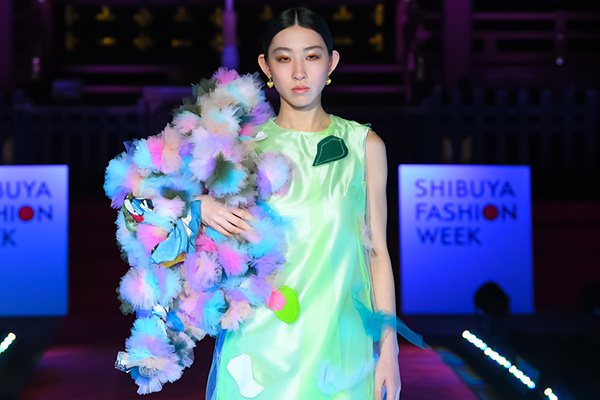 2017-18年秋冬東京コレクション｜ミキオサカベ＆リトゥン山縣が率いる若手デザイナー集団「東京ニューエイジ」金王八幡宮でショーを開催