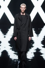 リチウム 2017-18年秋冬コレクション - 極限まで研ぎ澄まされたベーシックの形｜写真1