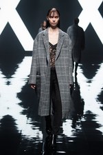 リチウム 2017-18年秋冬コレクション - 極限まで研ぎ澄まされたベーシックの形｜写真21