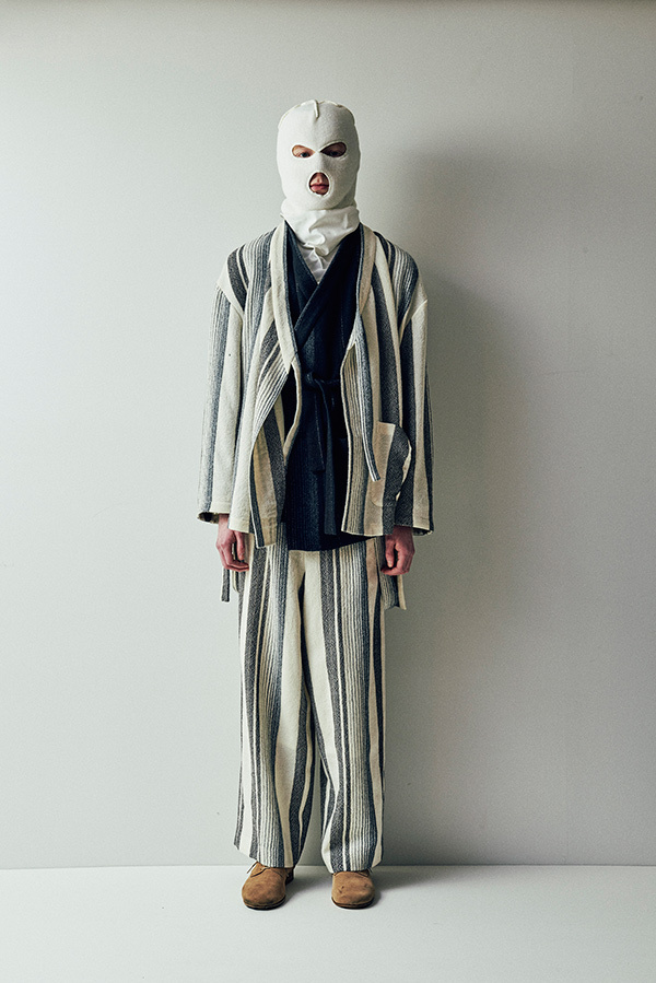 ディガウェル 2017-18年秋冬コレクション - 縦のラインで体を覆い、服を着るということ | 写真