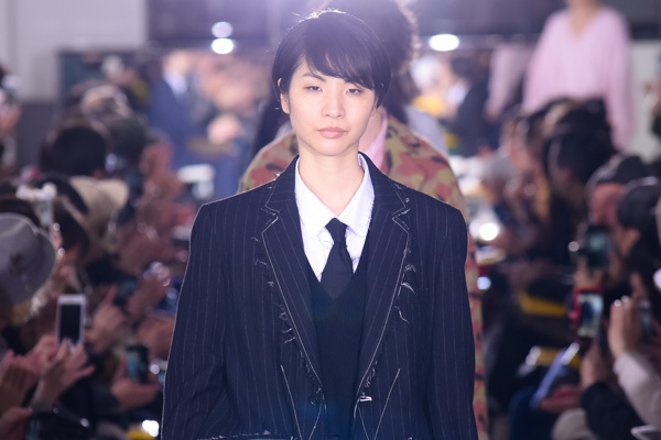 サルバム 2017-18年秋冬 ウィメンズ&メンズ コレクション