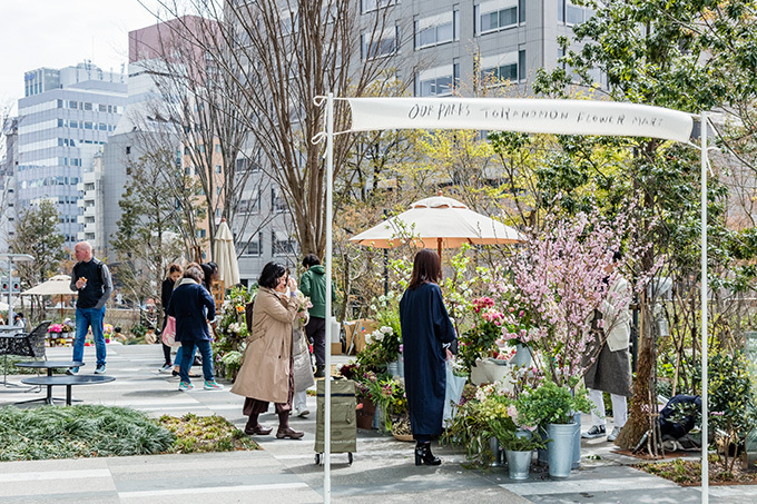 虎ノ門ヒルズの春イベント、芝生の上で「青空ヨガ」＆「手ぶらBBQ」でミシュラン一つ星シェフの味を堪能｜写真7