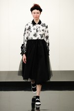 トリコ・コム デ ギャルソン17年秋冬コレクション - ミックスによる重層構造に軽やかな風を吹かせて｜写真7