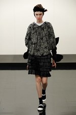 トリコ・コム デ ギャルソン17年秋冬コレクション - ミックスによる重層構造に軽やかな風を吹かせて｜写真10