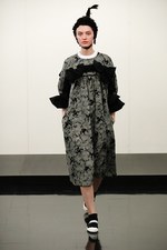 トリコ・コム デ ギャルソン17年秋冬コレクション - ミックスによる重層構造に軽やかな風を吹かせて｜写真11