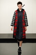 トリコ・コム デ ギャルソン17年秋冬コレクション - ミックスによる重層構造に軽やかな風を吹かせて｜写真16