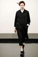 トリコ・コム デ ギャルソン17年秋冬コレクション - ミックスによる重層構造に軽やかな風を吹かせて｜写真25