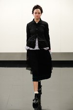 トリコ・コム デ ギャルソン17年秋冬コレクション - ミックスによる重層構造に軽やかな風を吹かせて｜写真26