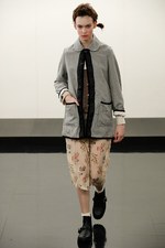 トリコ・コム デ ギャルソン17年秋冬コレクション - ミックスによる重層構造に軽やかな風を吹かせて｜写真34