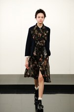 トリコ・コム デ ギャルソン17年秋冬コレクション - ミックスによる重層構造に軽やかな風を吹かせて｜写真36