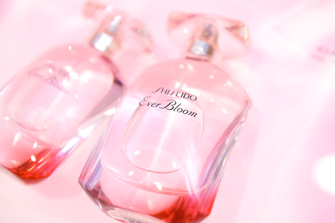 資生堂の香水「エバーブルーム オードトワレ」ギンザ シックス限定発売、国内未発売のフレグランスが上陸 | 写真