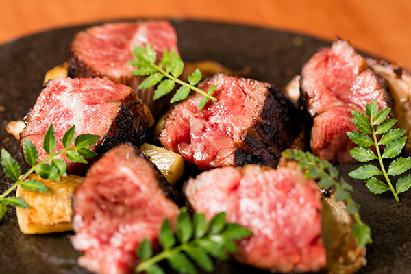 「肉割烹KINTAN」