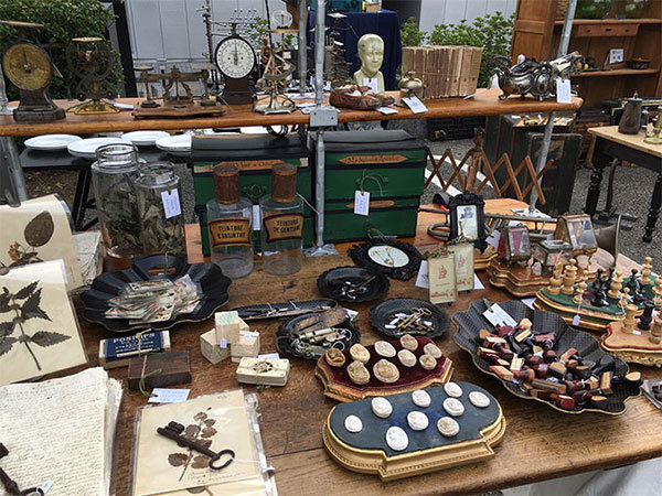 「代官山 蚤の市」