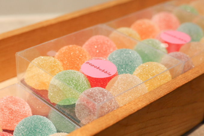 「パパブブレ」からチョコ＆マシュマロ入り抹茶ロッキーロード限定登場、ギンザ シックス新店で｜写真1