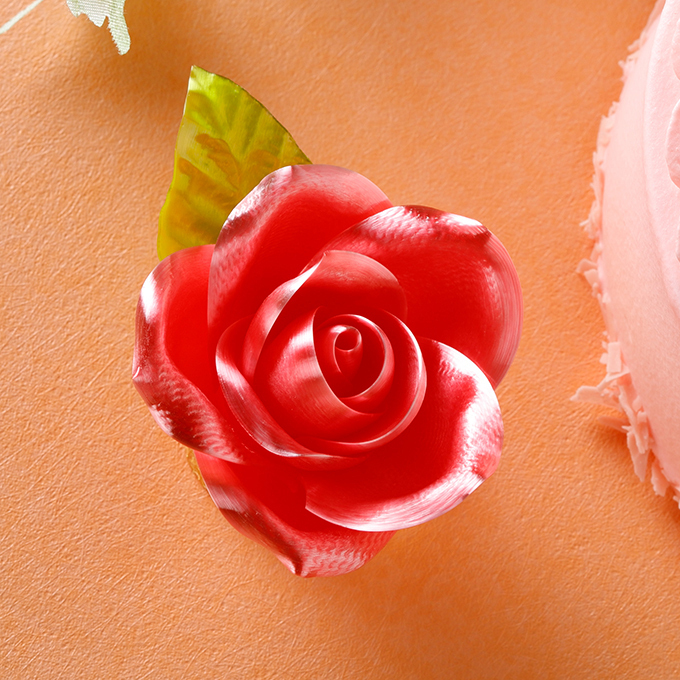 シェラトン都ホテル大阪の「母の日」、花をイメージした限定ケーキを発売 - バラの飴細工付き | 写真