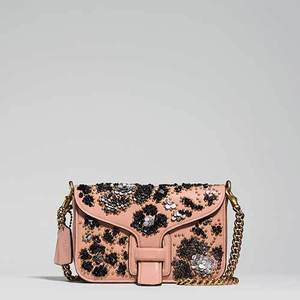 コーチ×ロダルテの限定コレクションをオープニングセレモニー表参道店で発売、バッグやウェアなどを展開｜写真4