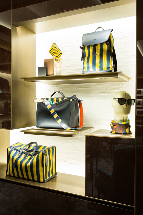 ディオール(DIOR), ヴァレンティノ(VALENTINO), フェンディ(FENDI), ロエベ(LOEWE), ディスコード ヨウジヤマモト(discord Yohji Yamamoto), ヴェルサーチェ(VERSACE), モスキーノ(MOSCHINO), マックイーン(McQueen), ジョウタロウ サイトウ(JOTARO SAITO), ヴィヴィアン・ウエストウッド(Vivienne Westwood) ギンザ シックス｜写真53