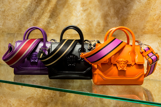 ディオール(DIOR), ヴァレンティノ(VALENTINO), フェンディ(FENDI), ロエベ(LOEWE), ディスコード ヨウジヤマモト(discord Yohji Yamamoto), ヴェルサーチェ(VERSACE), モスキーノ(MOSCHINO), マックイーン(McQueen), ジョウタロウ サイトウ(JOTARO SAITO), ヴィヴィアン・ウエストウッド(Vivienne Westwood) ギンザ シックス｜写真92